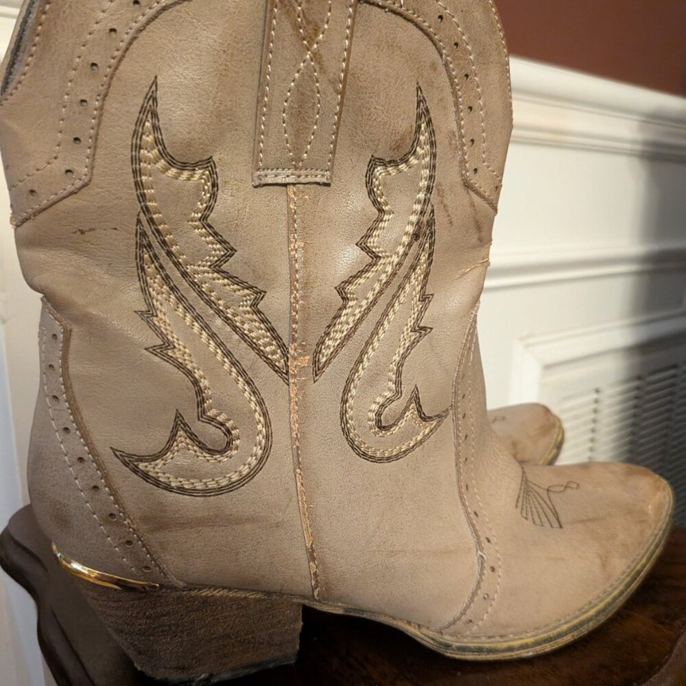 Very Volatile Los Angels Tan Cowgirl Boots Size 10 Womens As Is